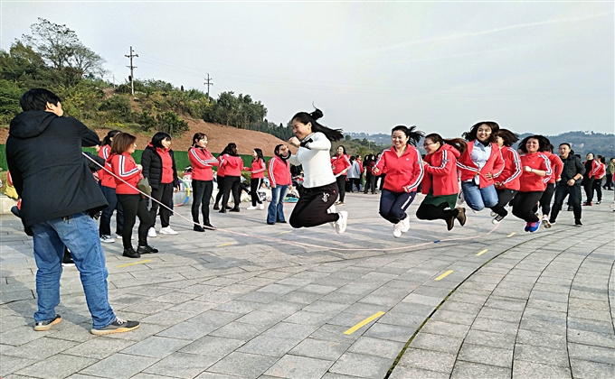 舞動的紅---何建民