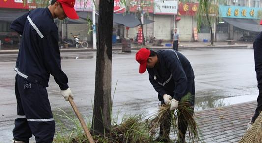 秋雨下的孔莊煤礦“吉國利民”志愿者服務(wù)隊