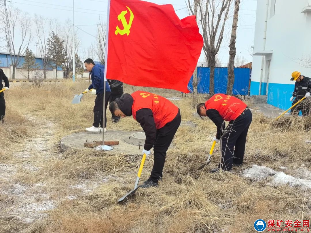 中能煤礦生產(chǎn)運營公司:踐行雷鋒精神 運營公司在行動