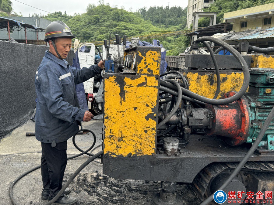 以賽促學，以賽促安觀文煤礦開展抽采鉆工技術練兵大比武活動