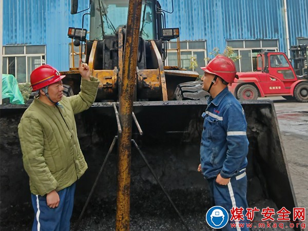 川煤華榮前鋒精煤公司龍灘洗選車間破解地銷煤倉溜煤嘴堵塞難題